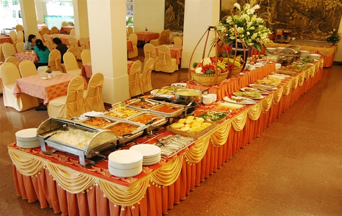 Bàn tiệc 1